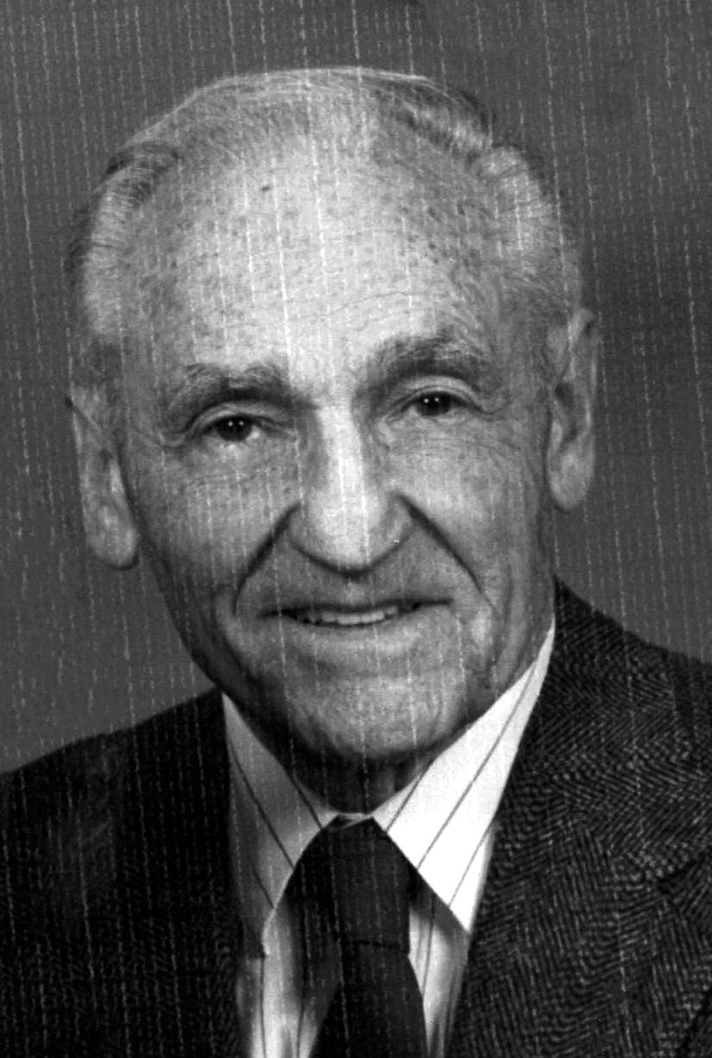 James C. WOLFORD (1920-2019)